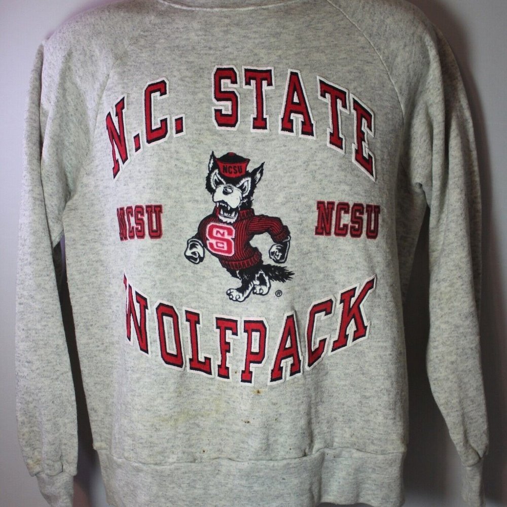 VINTAGE NC North Carolina NCSU Adult State Wolf Pack shirt Sweatshirt H67890